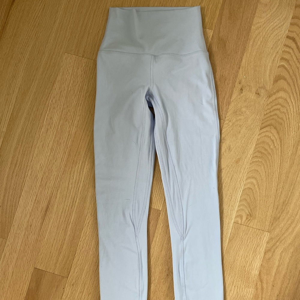 LULULEMON HIGH RISE LEGGINGS Size 0 Lilac 28”